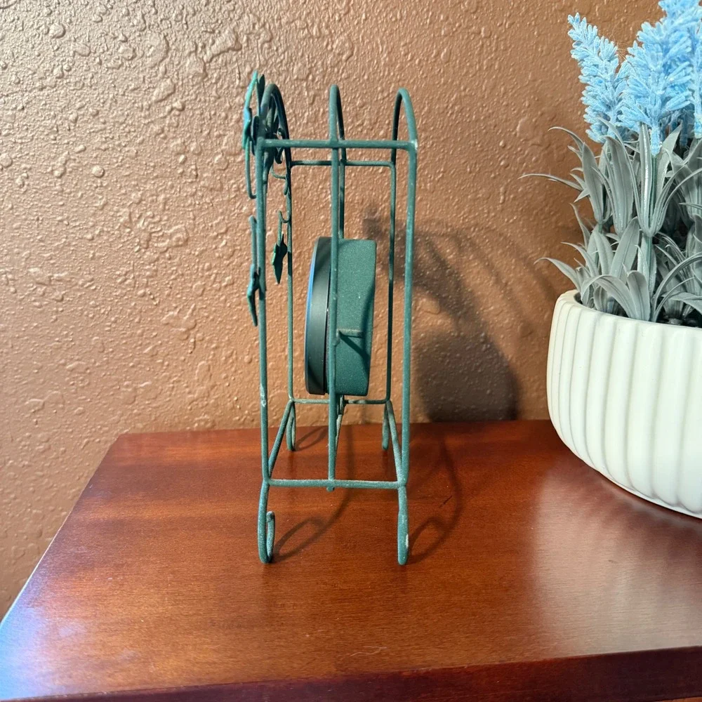 Ingraham Vintage Green Metal Ivy Leaf Desk Clock Quartz Tabletop Decor